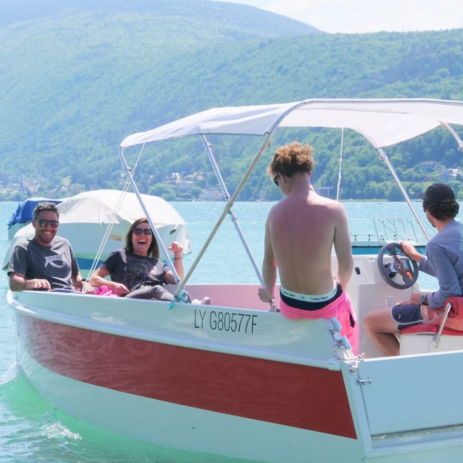 location bateau sans permis lac annecy